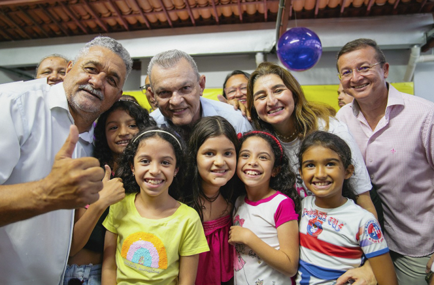 Prefeitura de Fortaleza entrega escola requalificada no bairro Vila Peri