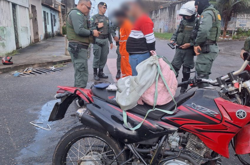 Dupla é capturada com simulacro após cometerem assaltos em Fortaleza