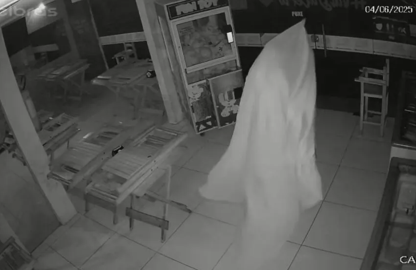 Açaiteria é arrombada durante a madrugada no bairro Manoel Sátiro, em Fortaleza